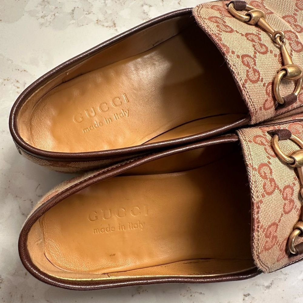 Gucci Jordaan Horsebit Flat Loafer Size 6 GG Monogram Canvas Beige Rust - Picture 2 of 6